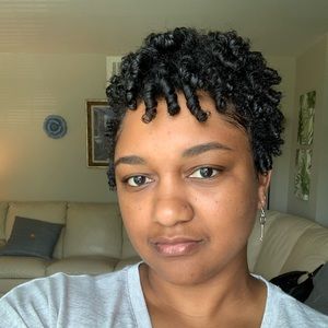 Meet your Posher, Latoya